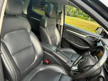MG MG ZS 44.5kWh Exclusive Auto 5dr