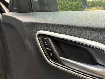 MG MG ZS 44.5kWh Exclusive Auto 5dr