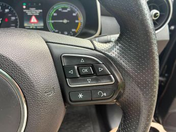 MG MG ZS 44.5kWh Exclusive Auto 5dr