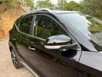 MG MG ZS 44.5kWh Exclusive Auto 5dr