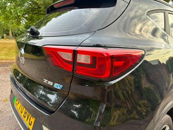 MG MG ZS 44.5kWh Exclusive Auto 5dr