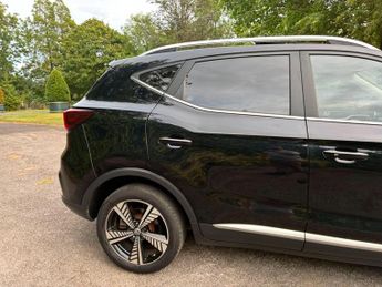 MG MG ZS 44.5kWh Exclusive Auto 5dr