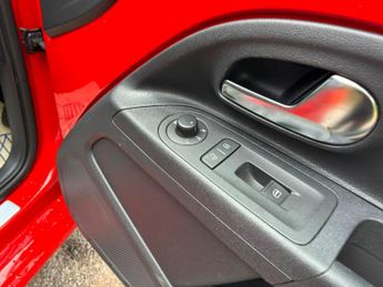 Volkswagen up! 1.0 High up! Hatchback 5dr Petrol ASG Euro 5 (75 ps)