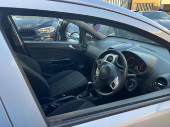 Vauxhall Corsa 1.4i 16v Club 5dr