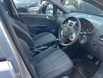 Vauxhall Corsa 1.4i 16v Club 5dr