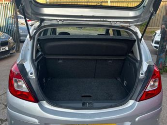 Vauxhall Corsa 1.4i 16v Club 5dr