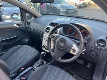 Vauxhall Corsa 1.4i 16v Club 5dr