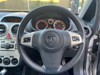 Vauxhall Corsa 1.4i 16v Club 5dr