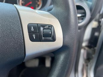 Vauxhall Corsa 1.4i 16v Club 5dr
