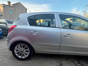 Vauxhall Corsa 1.4i 16v Club 5dr