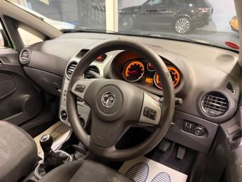 Vauxhall Corsa 1.2 16V Exclusiv Euro 5 3dr (A/C)