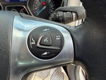 Ford Focus 1.6 Titanium Navigator Powershift Euro 5 5dr