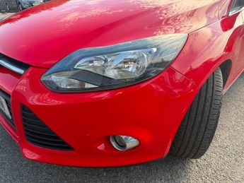 Ford Focus 1.0T EcoBoost Zetec Navigator Euro 5 (s/s) 5dr