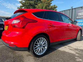 Ford Focus 1.0T EcoBoost Zetec Navigator Euro 5 (s/s) 5dr