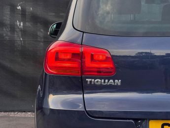 Volkswagen Tiguan 2.0 TDI BlueMotion Tech Match DSG 4WD Euro 5 (s/s) 5dr