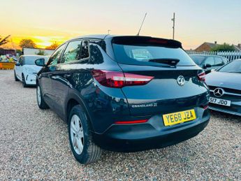 Vauxhall Grandland X 1.2 Turbo SE Auto Euro 6 (s/s) 5dr