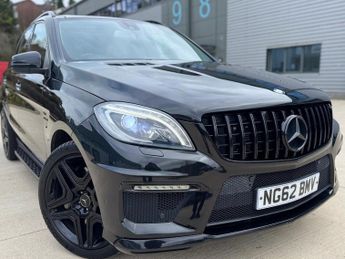 Mercedes M Class 5.5 ML63 V8 AMG G-Tronic 4WD Euro 5 (s/s) 5dr