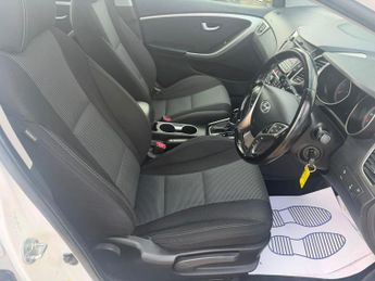 Hyundai i30 1.6 CRDi Active Auto Euro 5 5dr