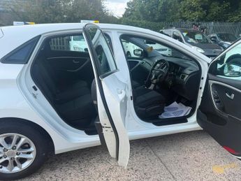 Hyundai i30 1.6 CRDi Active Auto Euro 5 5dr