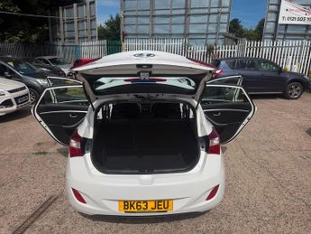 Hyundai i30 1.6 CRDi Active Auto Euro 5 5dr
