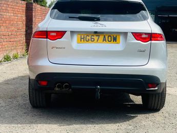Jaguar F-PACE 2.0 D180 Portfolio Auto AWD Euro 6 (s/s) 5dr
