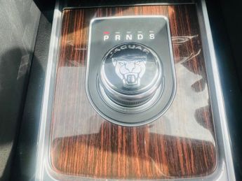 Jaguar F-PACE 2.0 D180 Portfolio Auto AWD Euro 6 (s/s) 5dr