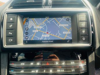 Jaguar F-PACE 2.0 D180 Portfolio Auto AWD Euro 6 (s/s) 5dr