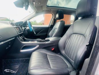 Jaguar F-PACE 2.0 D180 Portfolio Auto AWD Euro 6 (s/s) 5dr