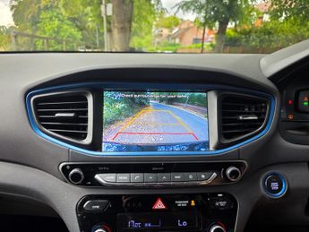 Hyundai IONIQ 1.6 h-GDi Premium DCT Euro 6 (s/s) 5dr