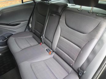 Hyundai IONIQ 1.6 h-GDi Premium DCT Euro 6 (s/s) 5dr