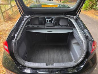 Hyundai IONIQ 1.6 h-GDi Premium DCT Euro 6 (s/s) 5dr