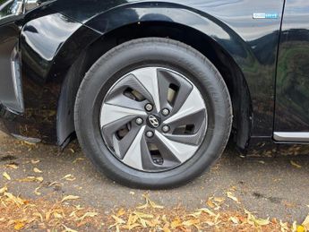 Hyundai IONIQ 1.6 h-GDi Premium DCT Euro 6 (s/s) 5dr