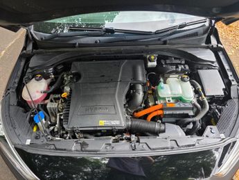 Hyundai IONIQ 1.6 h-GDi Premium DCT Euro 6 (s/s) 5dr