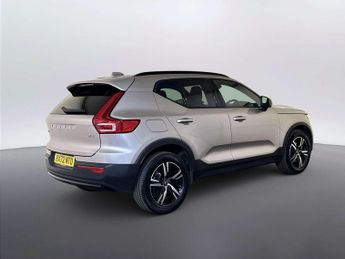 Volvo XC40 2.0 B3 MHEV Plus Dark SUV 5dr Petrol Hybrid DCT Auto Euro 6 (s/s