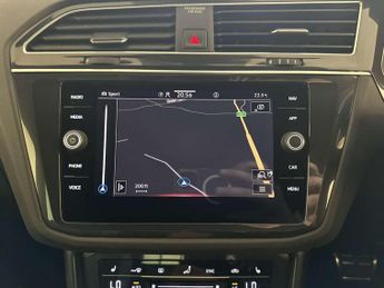 Volkswagen Tiguan 1.5 TSI R-Line SUV 5dr Petrol DSG Euro 6 (s/s) (150 ps)