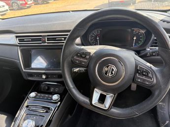 MG MG5 61.1kWh Exclusive Long Range Auto 5dr
