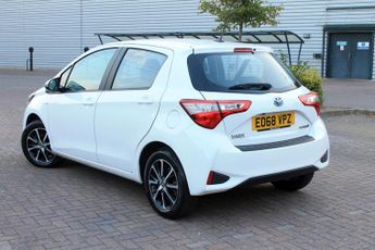 Toyota Yaris 1.5 VVT-h Icon Tech E-CVT Euro 6 (s/s) 5dr