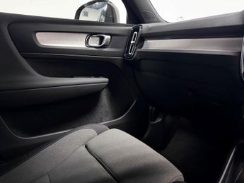 Volvo XC40 Plus T4 (211 hp) Auto