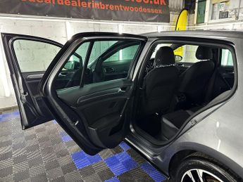 Volkswagen Golf 2.0 TDI R-Line DSG Euro 6 (s/s) 5dr