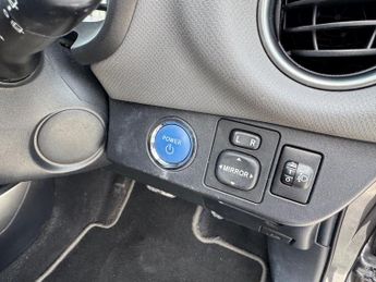 Toyota Yaris 1.5 VVT-h Icon E-CVT Euro 6 (s/s) 5dr