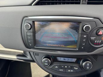Toyota Yaris 1.5 VVT-h Icon E-CVT Euro 6 (s/s) 5dr