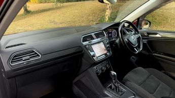 Volkswagen Tiguan 2.0 TDI BlueMotion Tech SEL DSG Euro 6 (s/s) 5dr