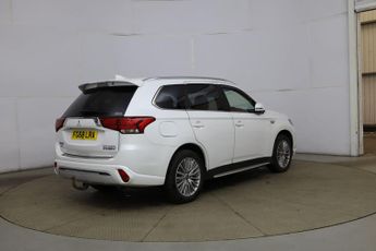 Mitsubishi Outlander 2.4h TwinMotor 13.8kWh 4h CVT 4WD Euro 6 (s/s) 5dr