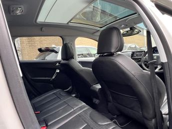 Peugeot 2008 1.6 VTi Feline Euro 5 5dr (Mistral)