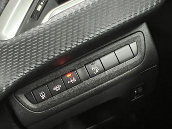 Peugeot 2008 1.6 VTi Feline Euro 5 5dr (Mistral)