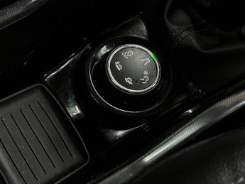 Peugeot 2008 1.6 VTi Feline Euro 5 5dr (Mistral)