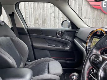 MINI Countryman 2.0 Cooper SD SUV 5dr Diesel Auto ALL4 Euro 6 (s/s) (190 ps)