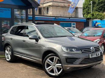 Volkswagen Touareg 3.0 TDI V6 BlueMotion Tech R-Line Plus SUV 5dr Diesel Tiptronic 