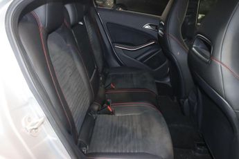 Mercedes-Benz A Class 1.6 A180 SE Hatchback 5dr Petrol 7G-DCT Euro 6 (s/s) (122 ps)