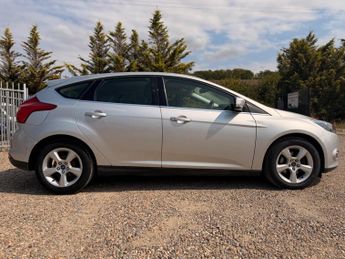 Ford Focus 1.6 Zetec Navigator Euro 5 5dr